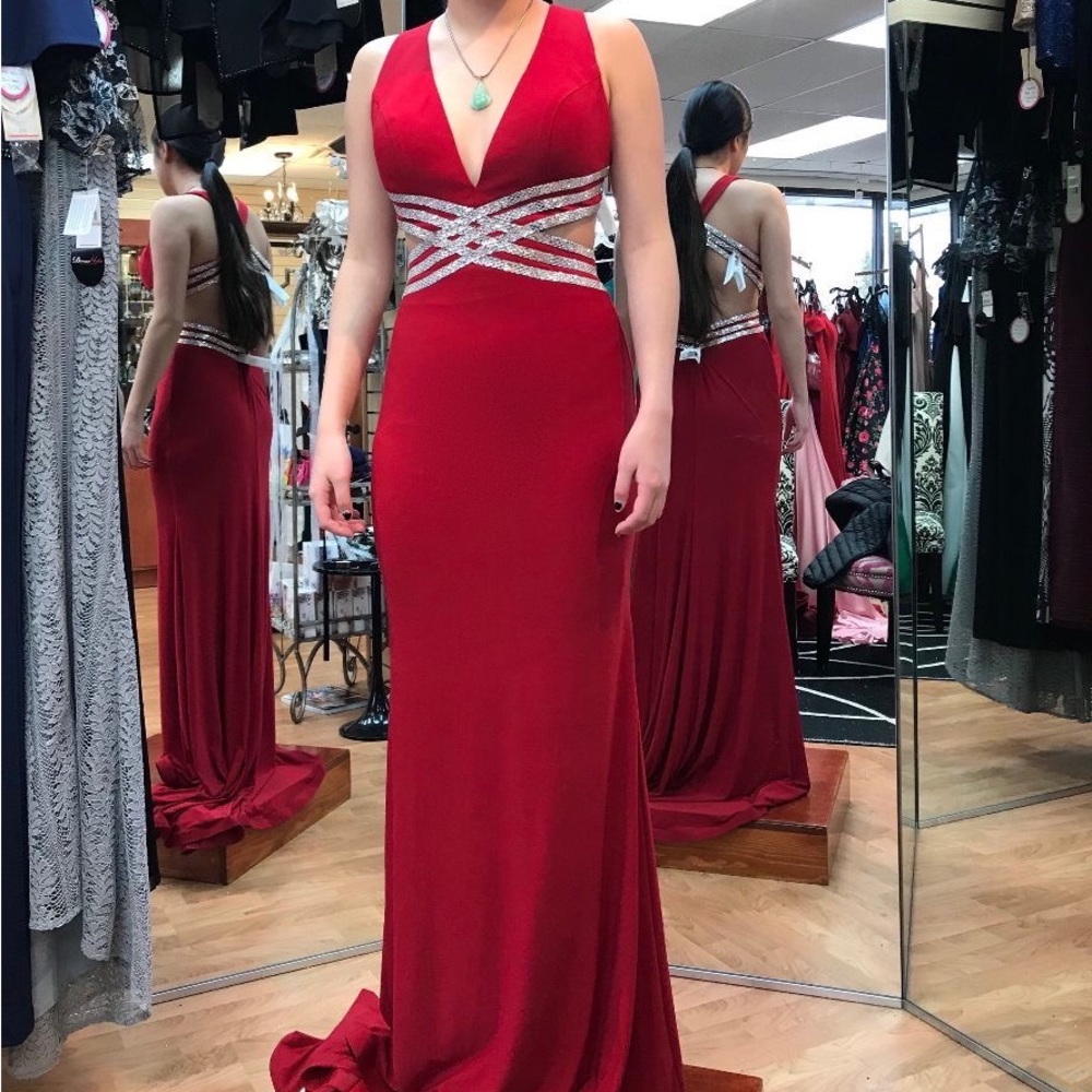 Red Night Gown Prom Dress | Size 2
